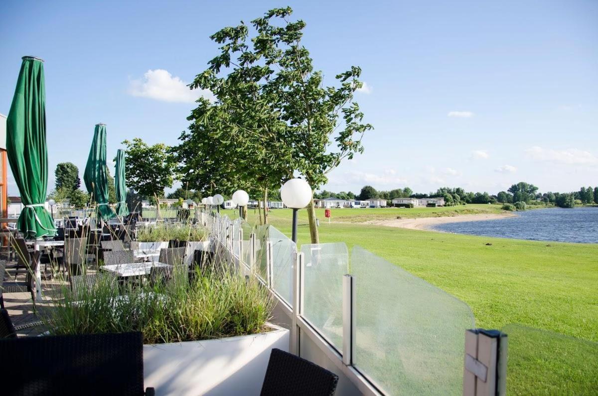Luxe Chalet Direct Aan Het Water Met Strand Lith Eksteriør billede