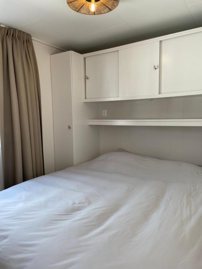Luxe Chalet Direct Aan Het Water Met Strand Lith Eksteriør billede