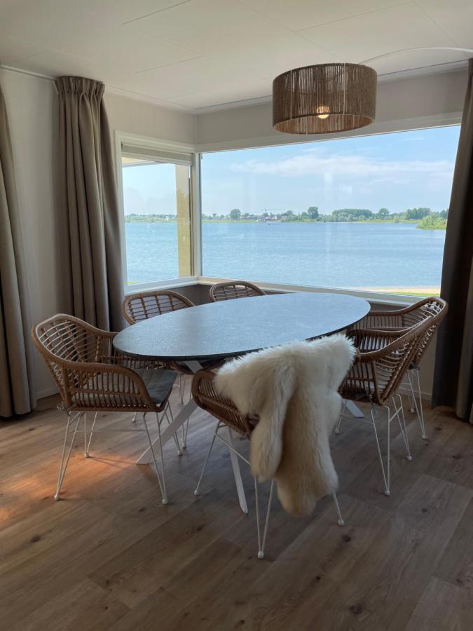 Luxe Chalet Direct Aan Het Water Met Strand Lith Eksteriør billede