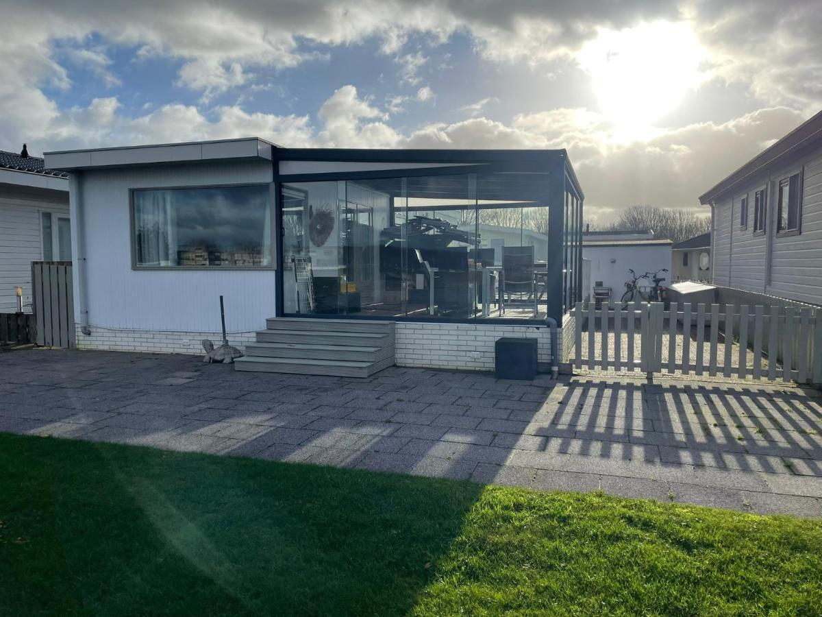 Luxe Chalet Direct Aan Het Water Met Strand Lith Eksteriør billede