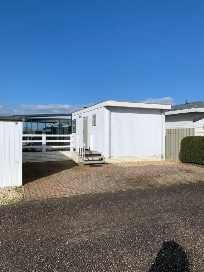 Luxe Chalet Direct Aan Het Water Met Strand Lith Eksteriør billede