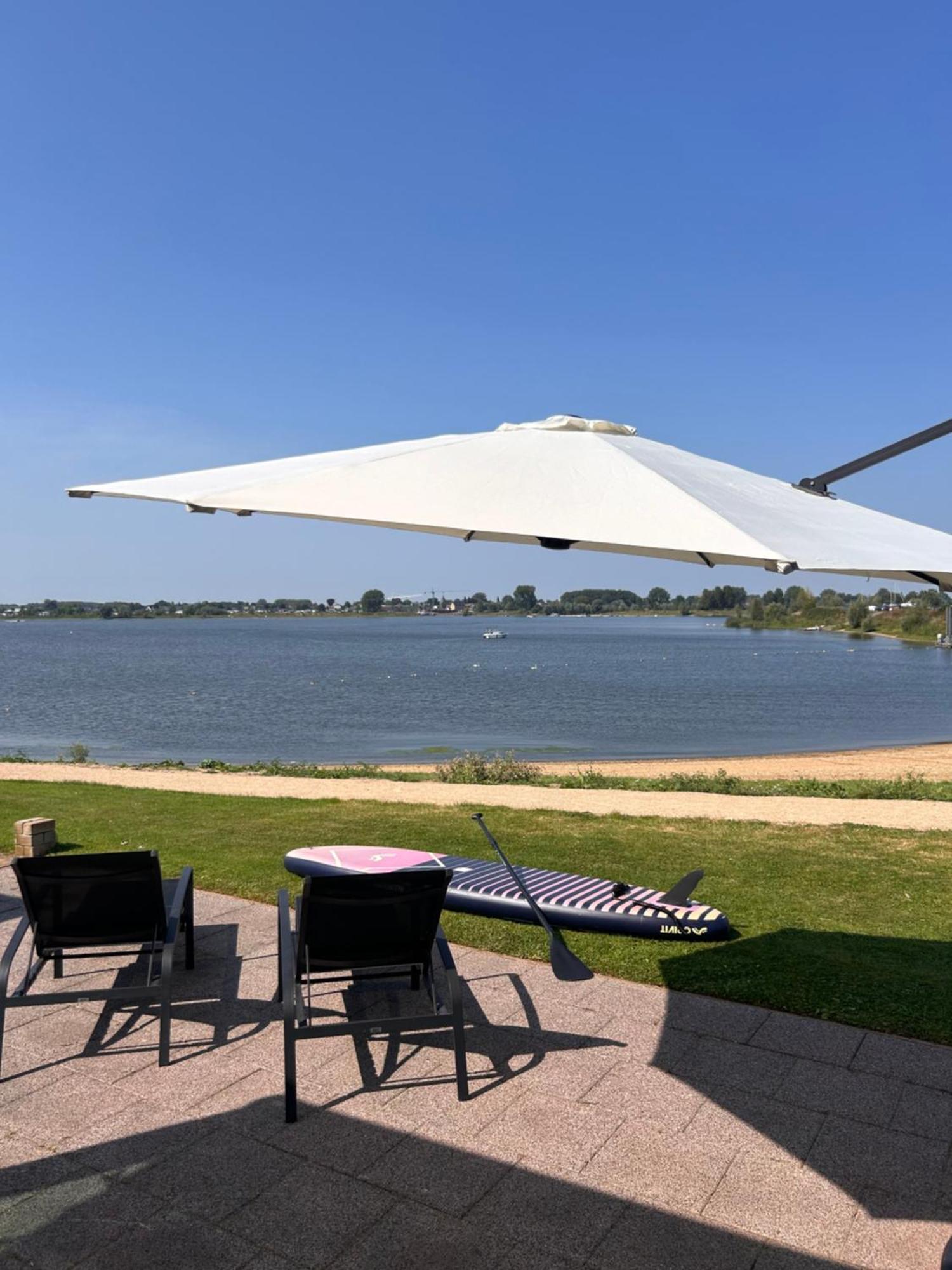 Luxe Chalet Direct Aan Het Water Met Strand Lith Eksteriør billede